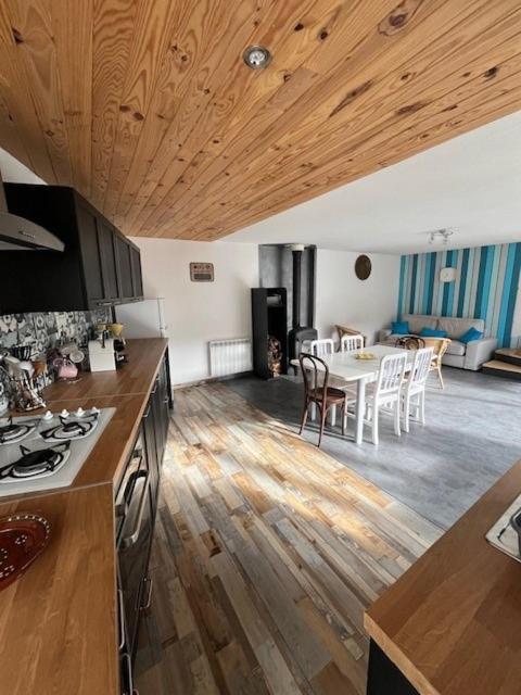 Jolie Maison De Campagne, Compostelle Soleymieux Extérieur photo