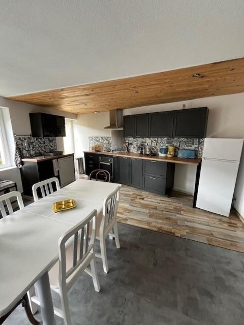 Jolie Maison De Campagne, Compostelle Soleymieux Extérieur photo