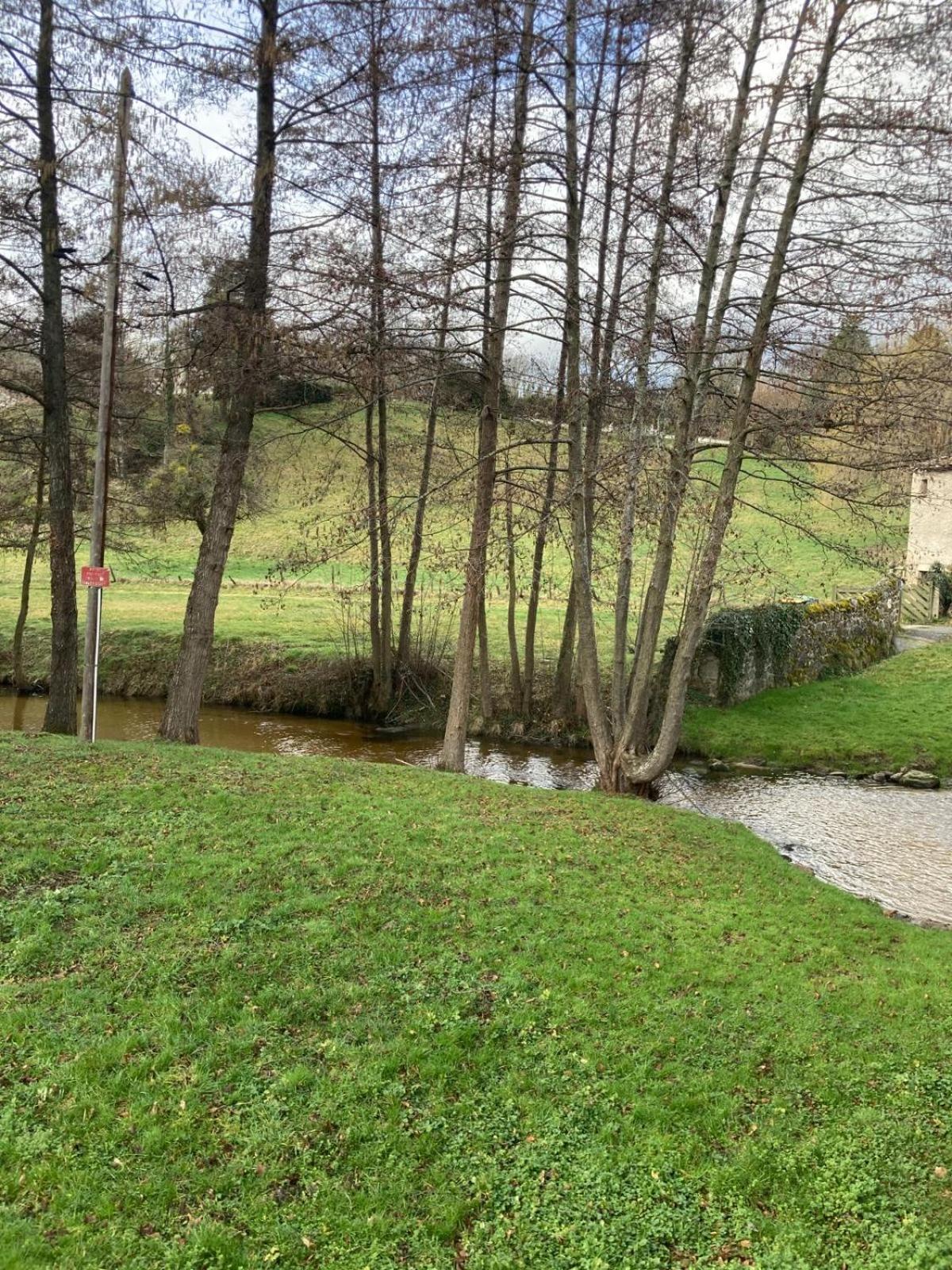 Jolie Maison De Campagne, Compostelle Soleymieux Extérieur photo